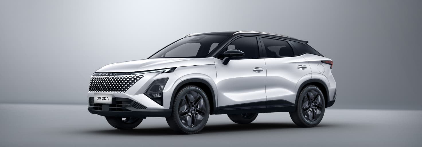 Omoda 5 SHS-H — Khaki white Metallic & black roof